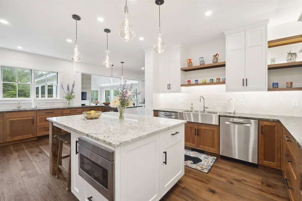 88 Stonehouse Road New London NH 03257