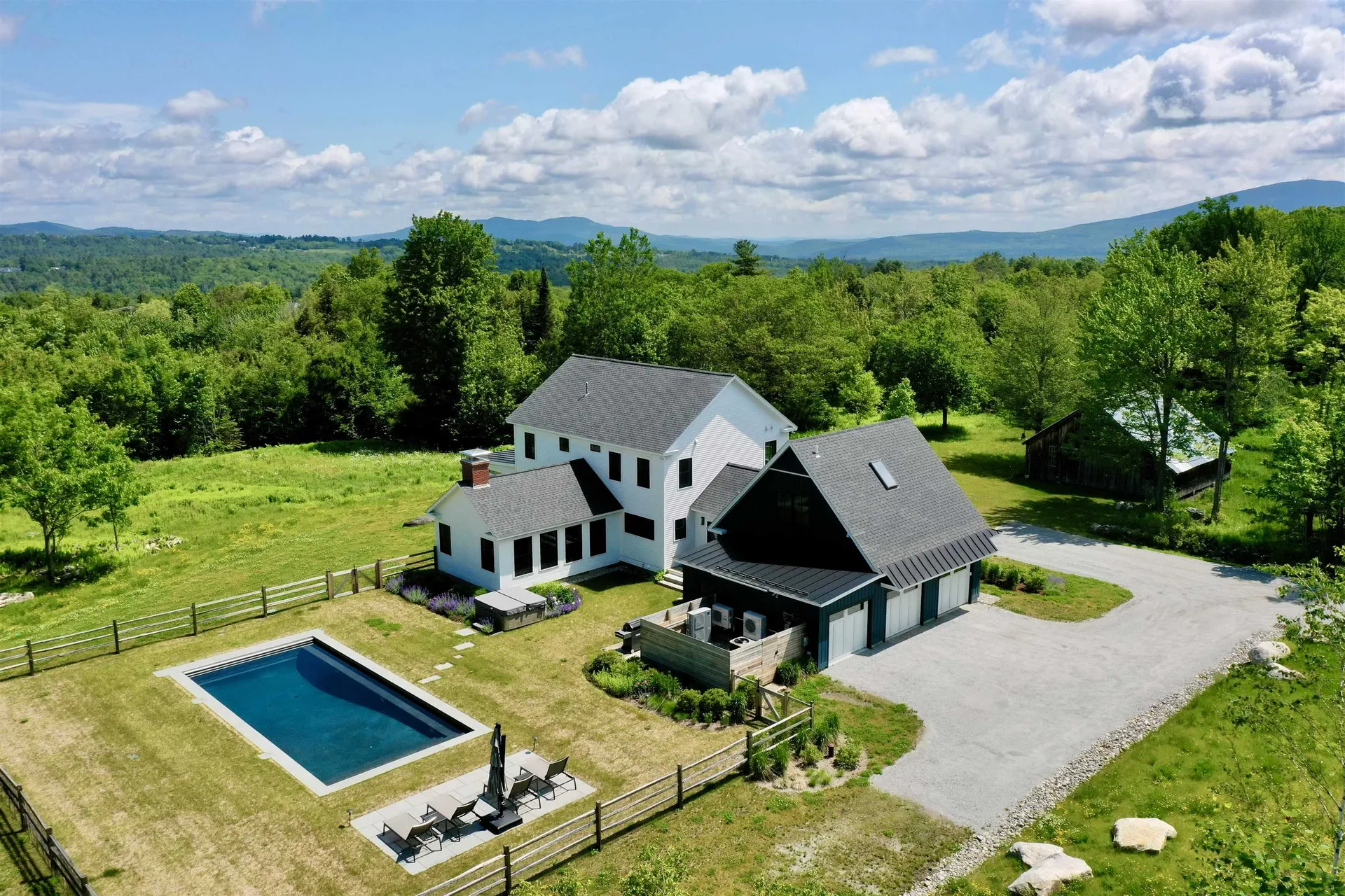 88 Stonehouse Road New London NH 03257