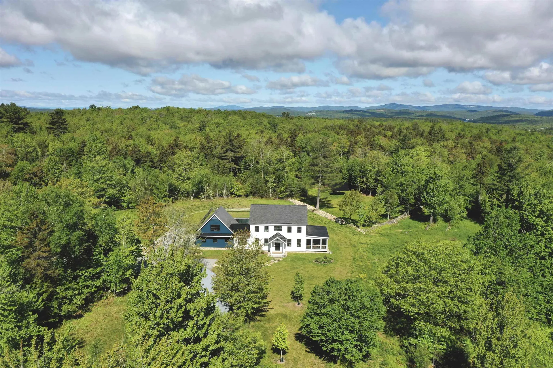 88 Stonehouse Road New London NH 03257