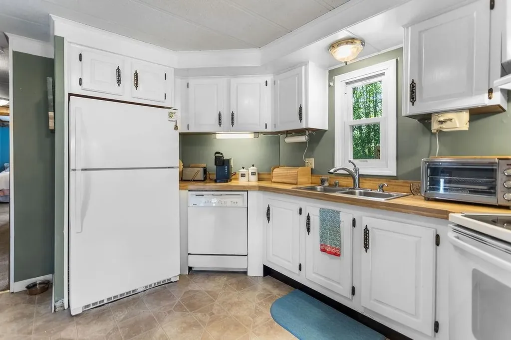 32 Monadnock Drive Rochester NH 03867