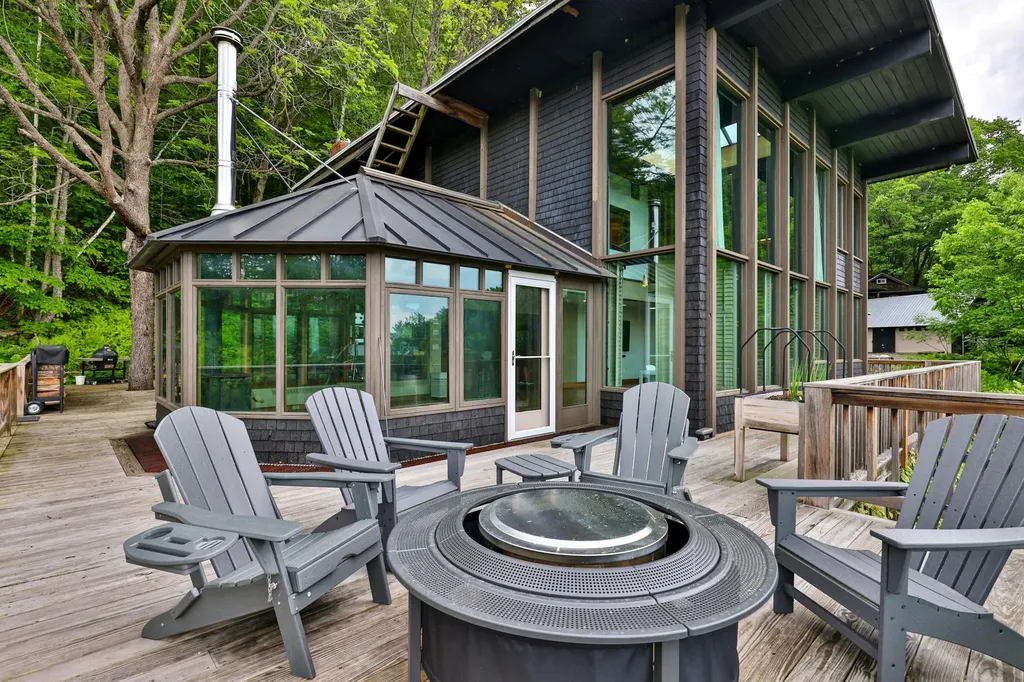 465 Pennell Road Chester VT 05143