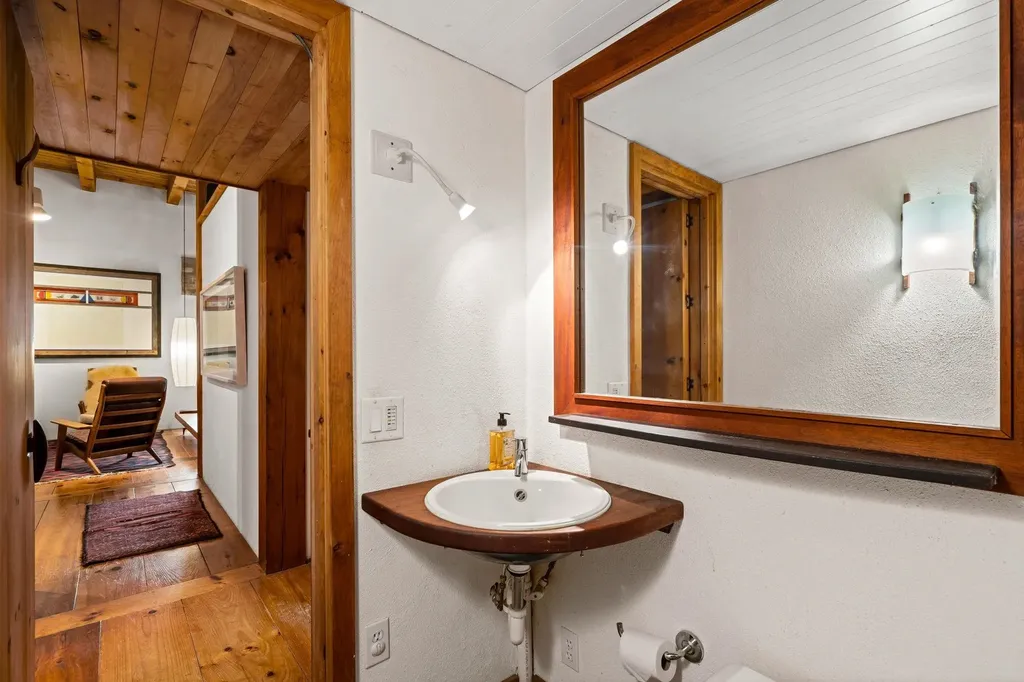 435 & 437 Avery Hill Road Alton NH 03809