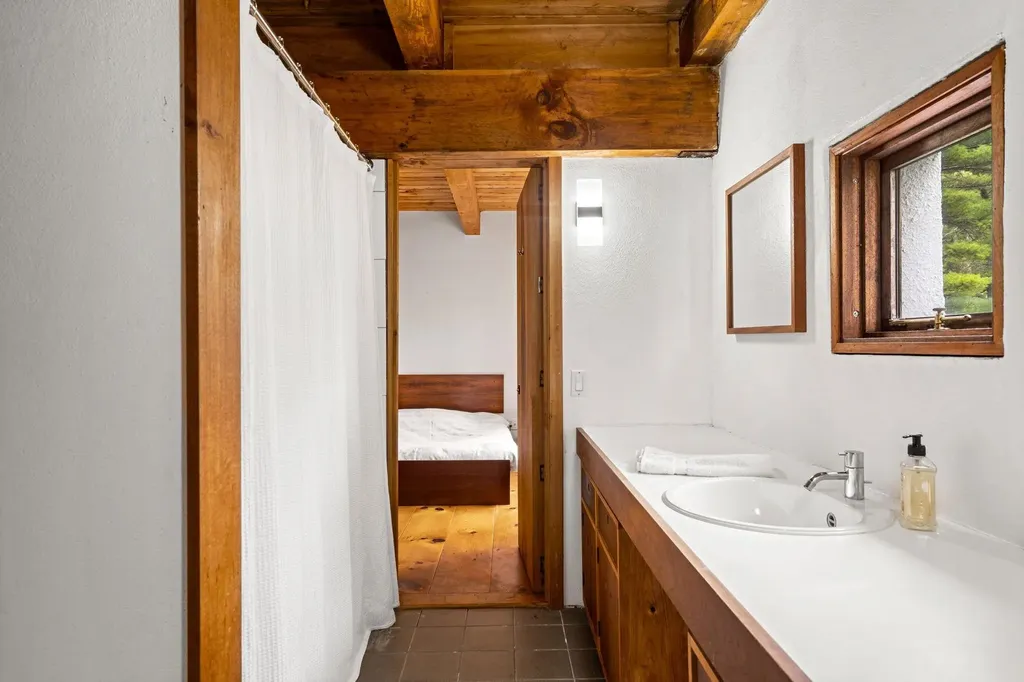 435 & 437 Avery Hill Road Alton NH 03809