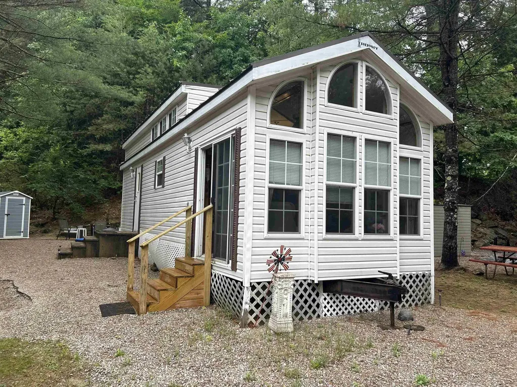 8 Oxbow Drive Deering NH 03244