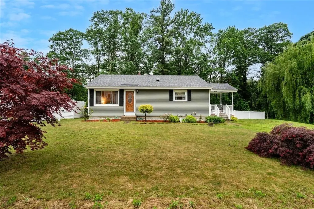 37 Upton Lane Goffstown NH 03102