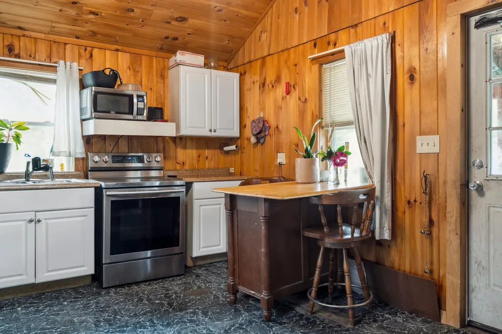 11 Providence Avenue Claremont NH 03743