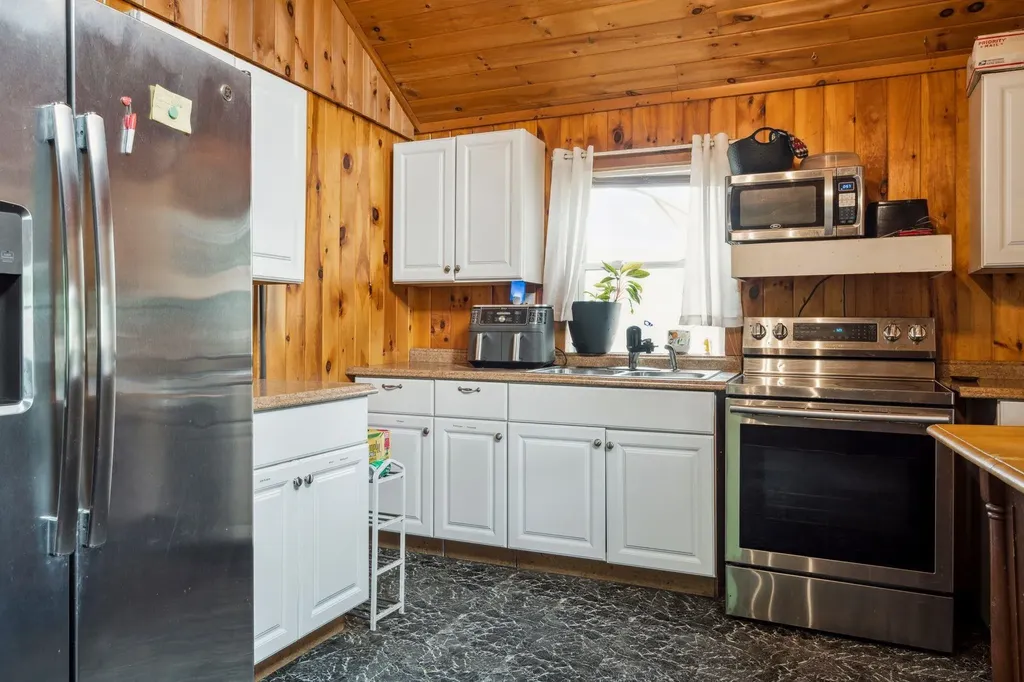 11 Providence Avenue Claremont NH 03743