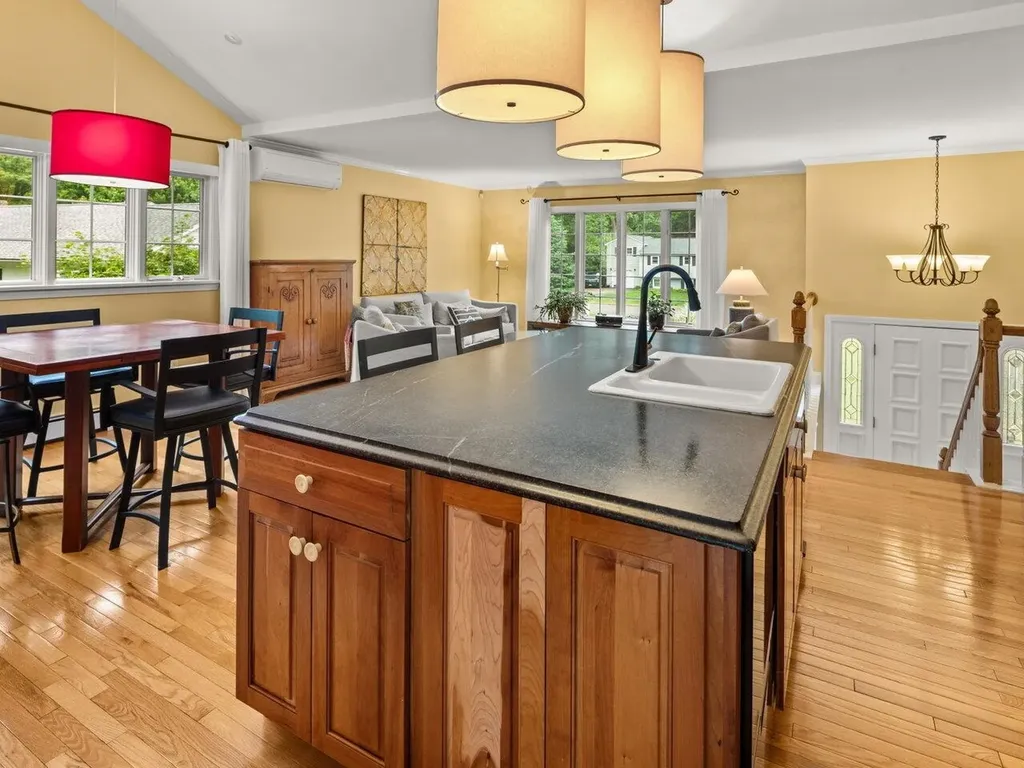 63 Robin Road Colchester VT 05446