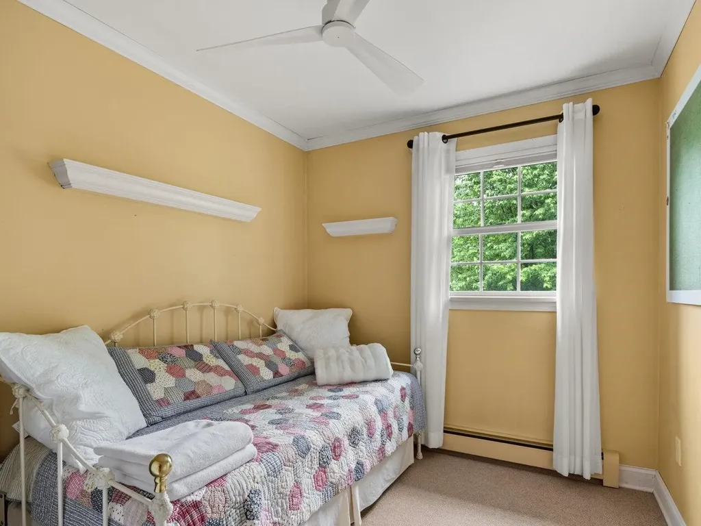 63 Robin Road Colchester VT 05446