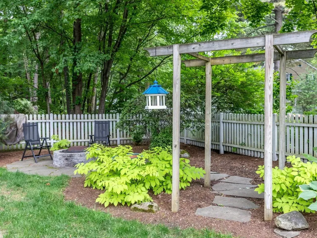 63 Robin Road Colchester VT 05446