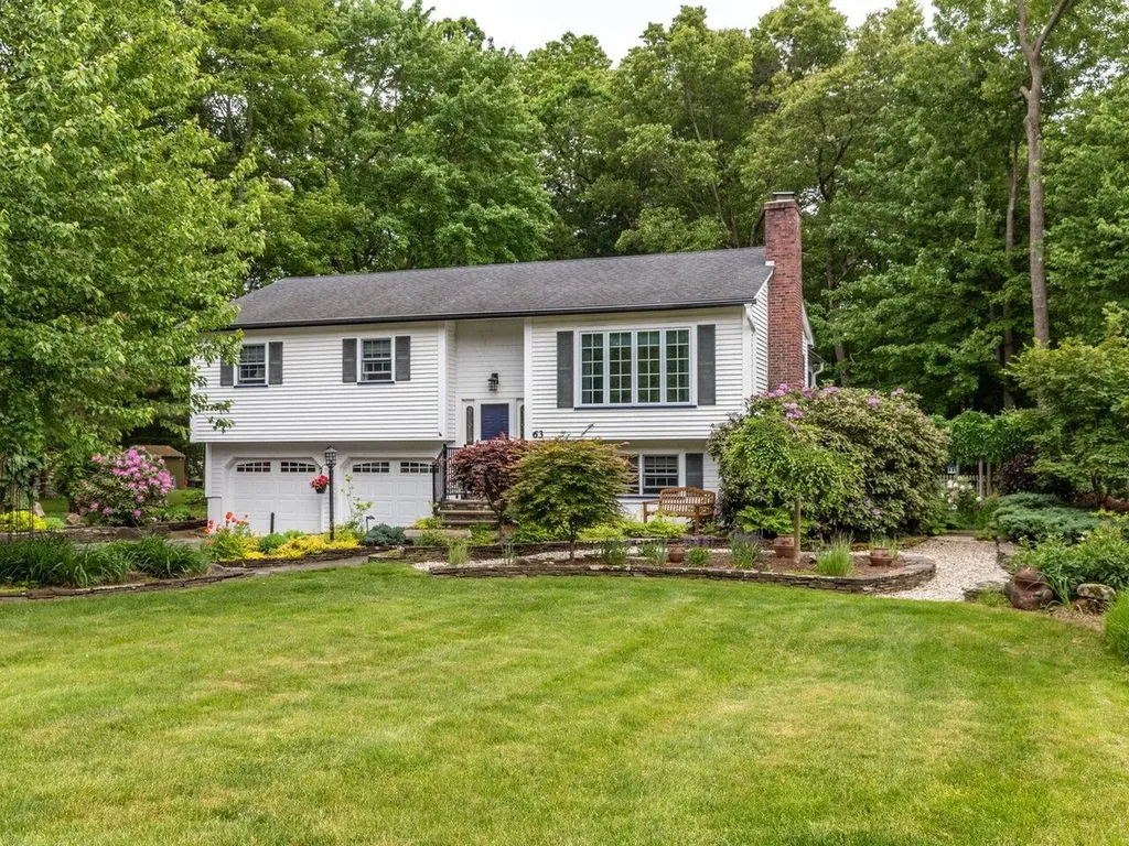 63 Robin Road Colchester VT 05446