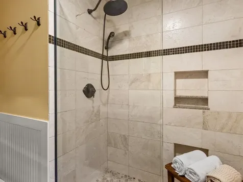 63 Robin Road Colchester VT 05446