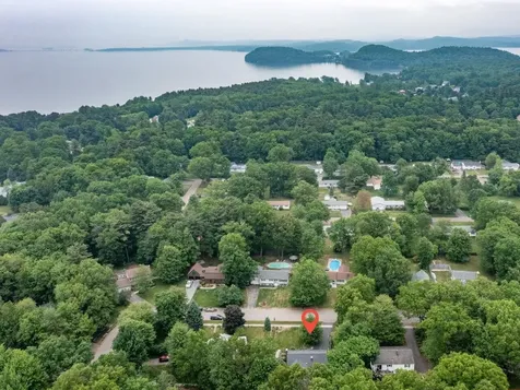 63 Robin Road Colchester VT 05446