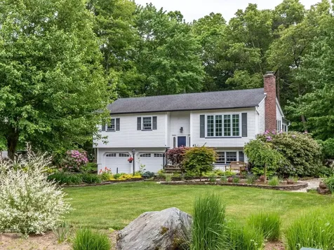 63 Robin Road Colchester VT 05446