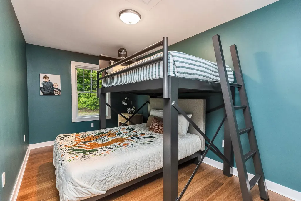 38 West Shore Circle Stoddard NH 03464