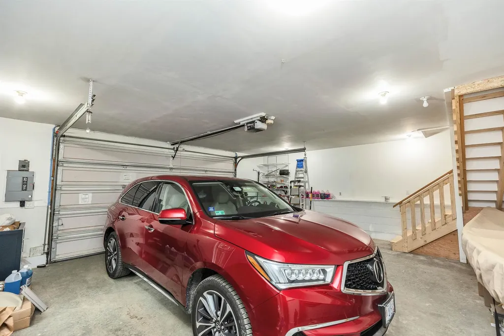 38 West Shore Circle Stoddard NH 03464