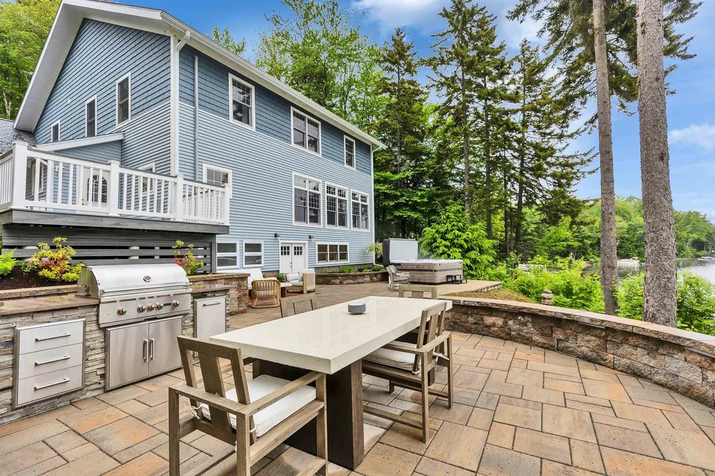 38 West Shore Circle Stoddard NH 03464