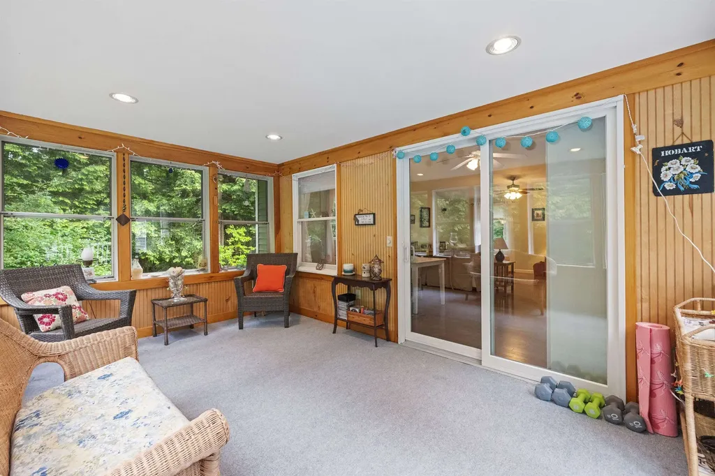 13 Mcneil Road Hillsborough NH 03244