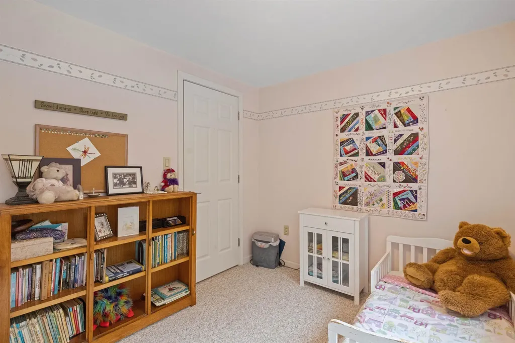 13 Mcneil Road Hillsborough NH 03244