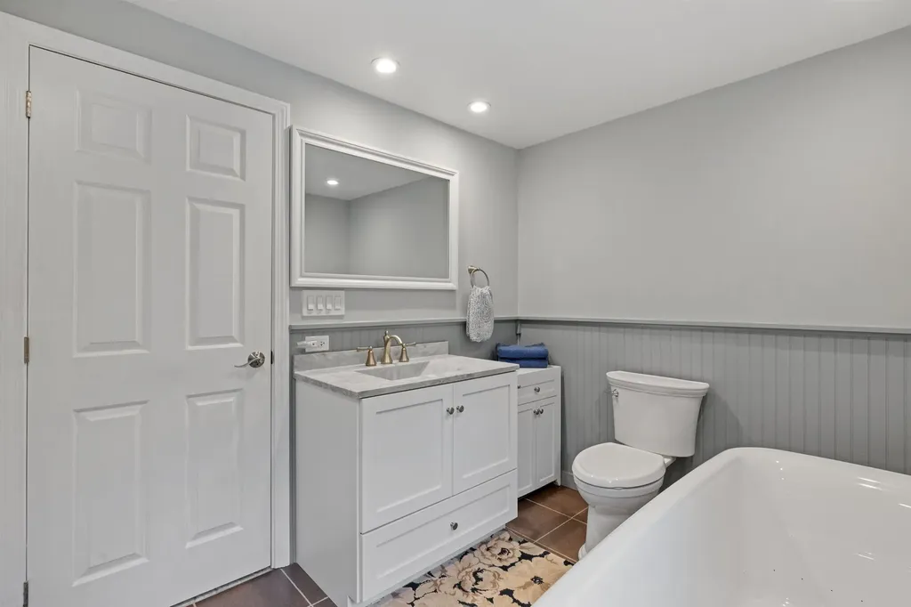 13 Mcneil Road Hillsborough NH 03244