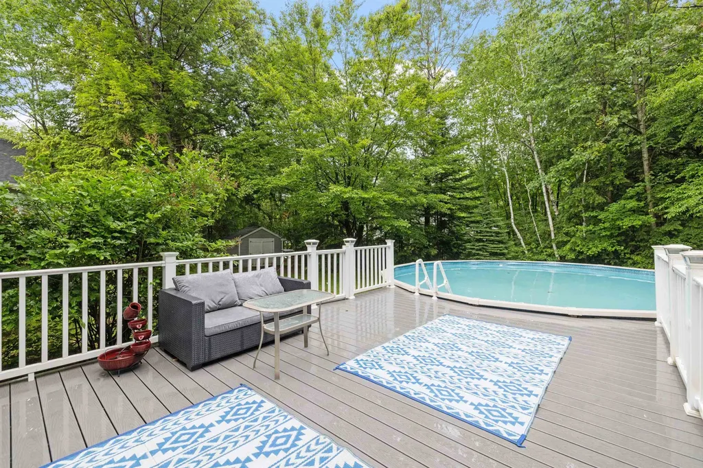 13 Mcneil Road Hillsborough NH 03244