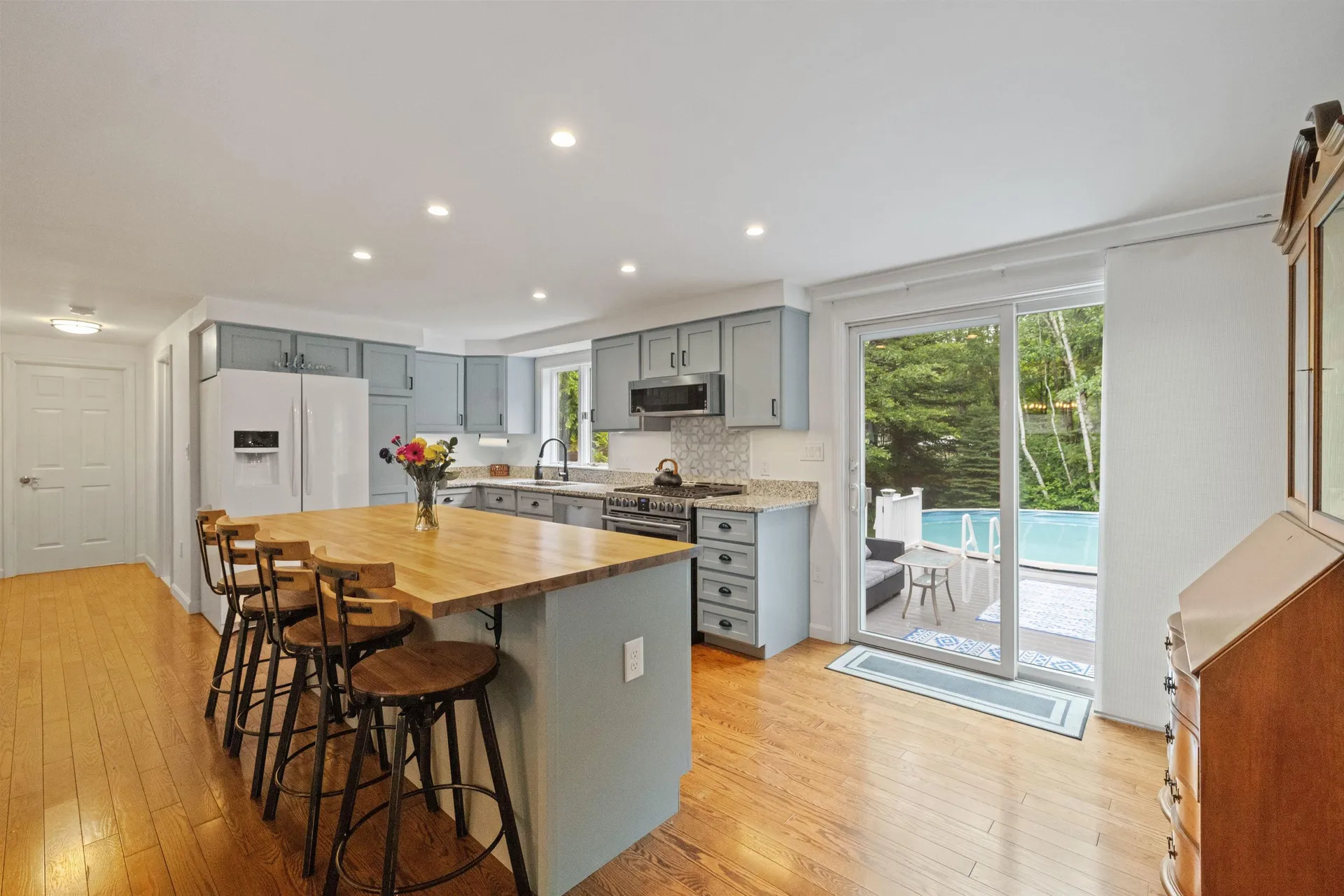 13 Mcneil Road Hillsborough NH 03244