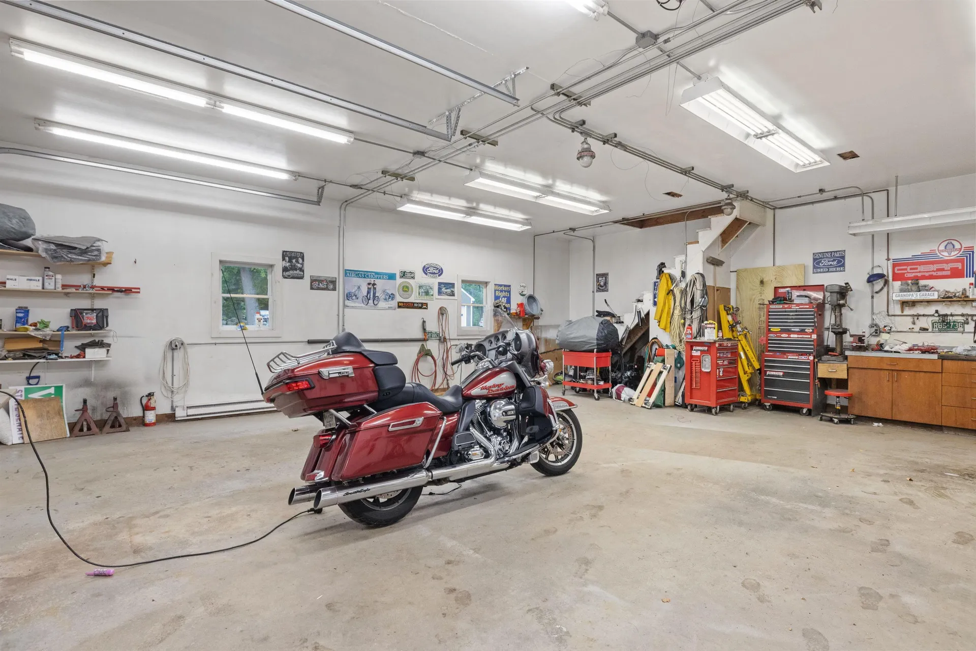 13 Mcneil Road Hillsborough NH 03244