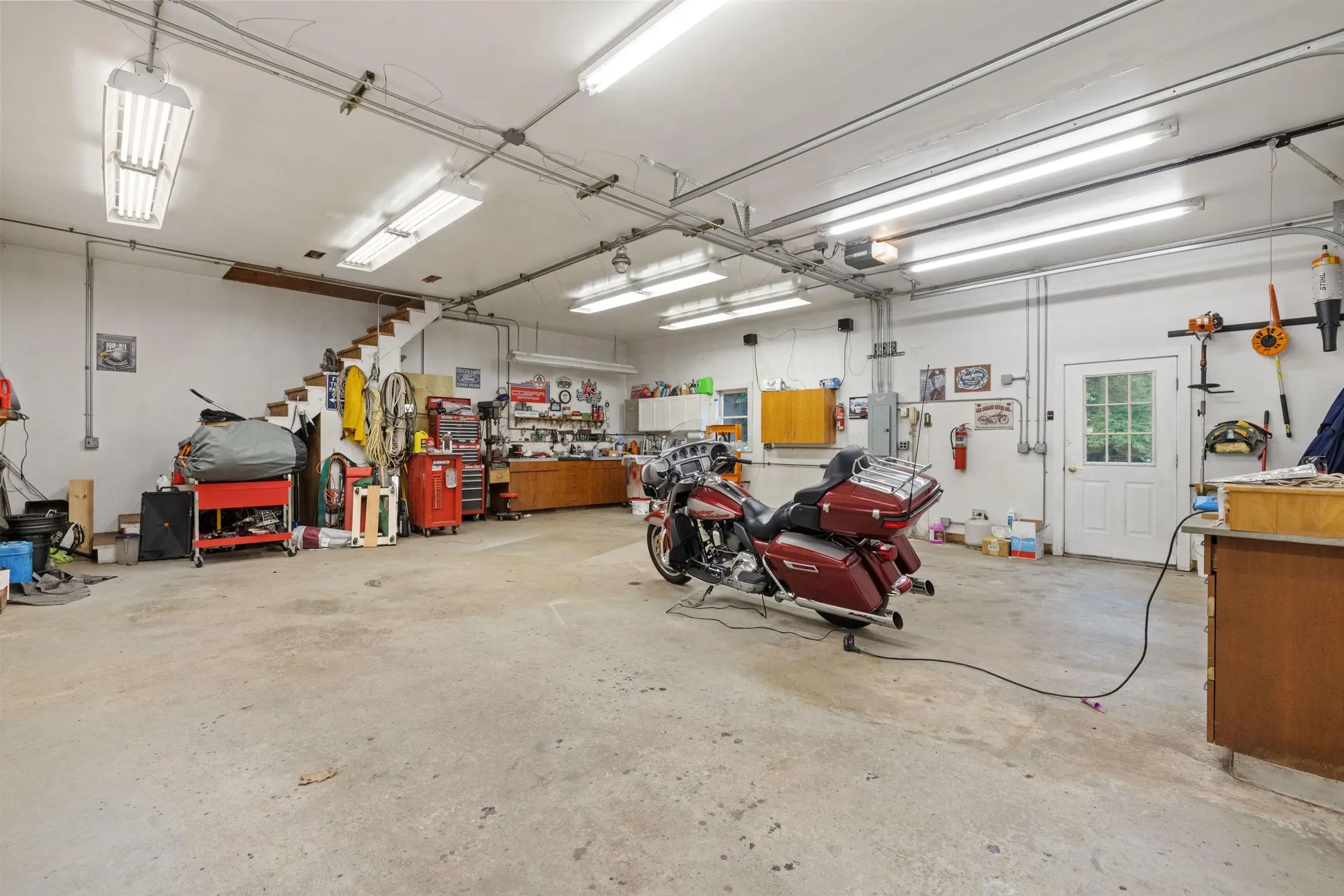 13 Mcneil Road Hillsborough NH 03244