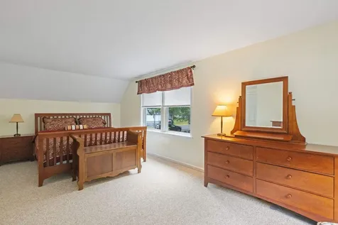 13 Mcneil Road Hillsborough NH 03244