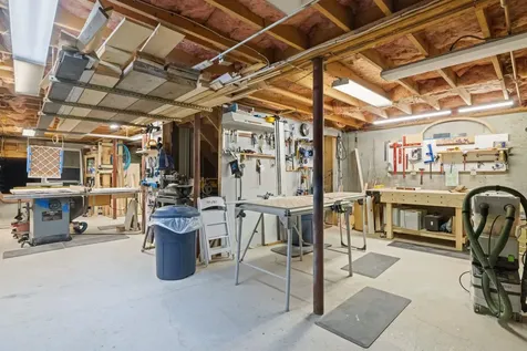 13 Mcneil Road Hillsborough NH 03244