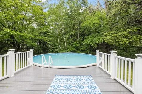 13 Mcneil Road Hillsborough NH 03244