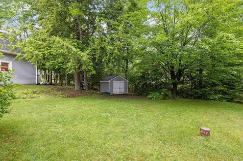 13 Mcneil Road Hillsborough NH 03244