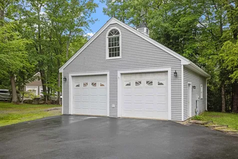 13 Mcneil Road Hillsborough NH 03244