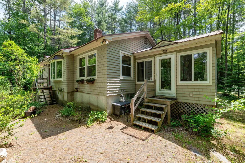 70 Tabor Circle Albany NH 03818
