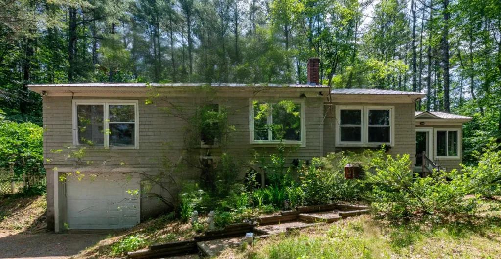 70 Tabor Circle Albany NH 03818