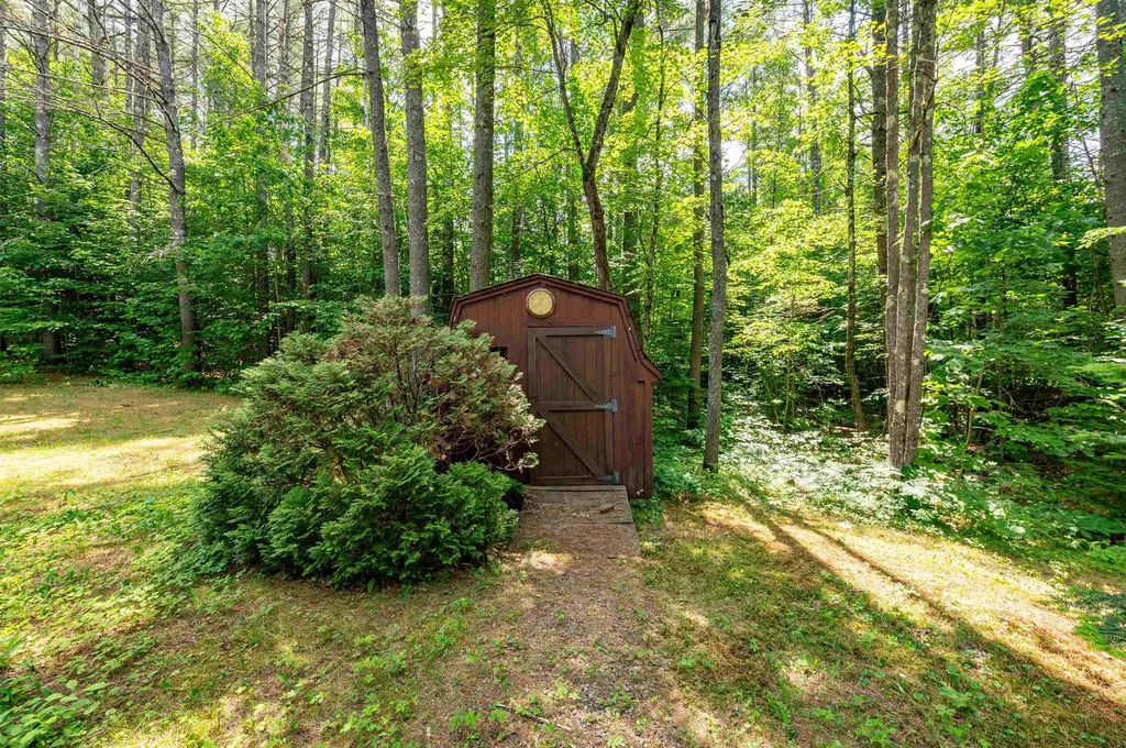 70 Tabor Circle Albany NH 03818