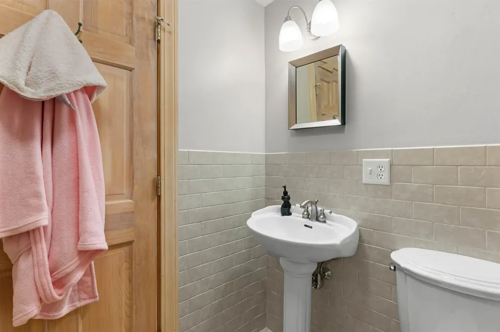 70 Tabor Circle Albany NH 03818