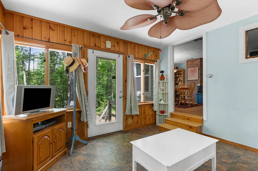 70 Tabor Circle Albany NH 03818