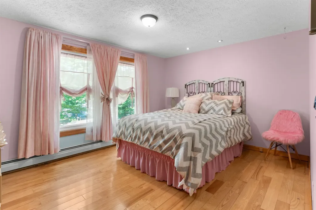 70 Tabor Circle Albany NH 03818
