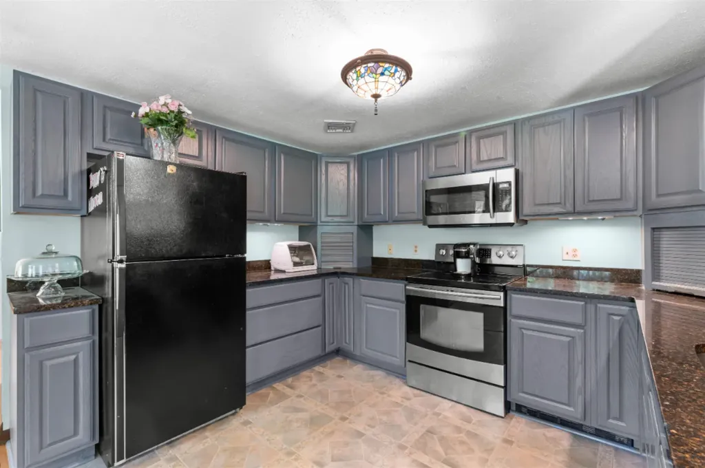 70 Tabor Circle Albany NH 03818