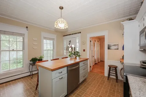 42 Lyndon Street Concord NH 03301