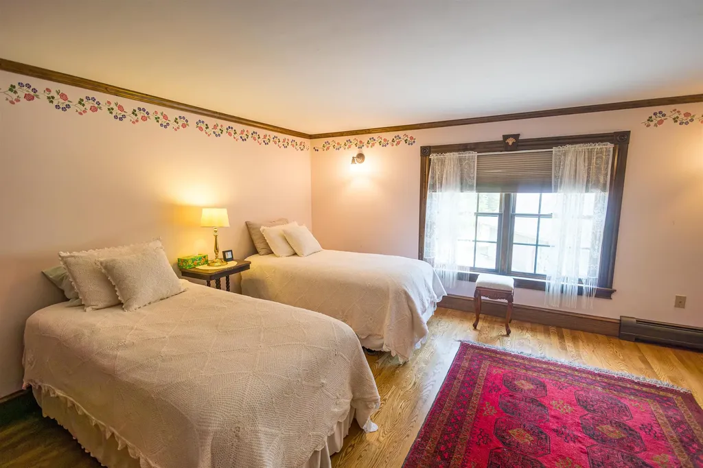 185 Huntress Bridge Road Effingham NH 03882