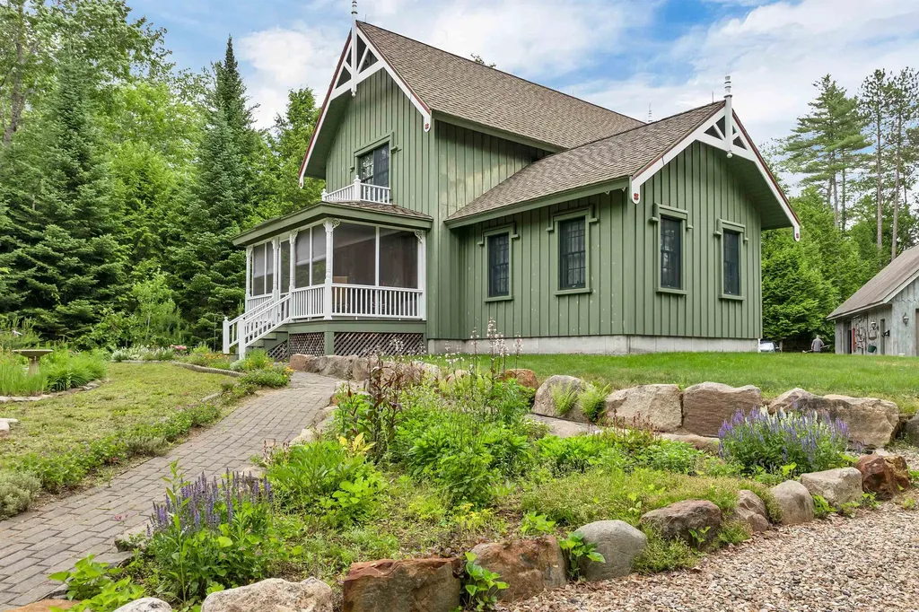 185 Huntress Bridge Road Effingham NH 03882