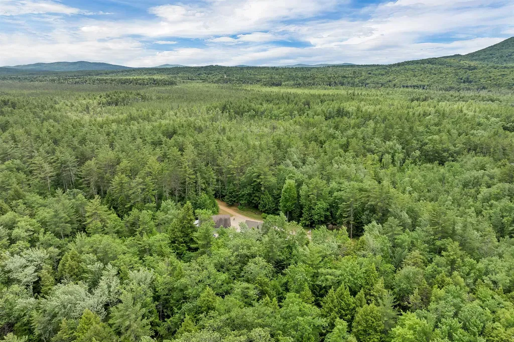185 Huntress Bridge Road Effingham NH 03882