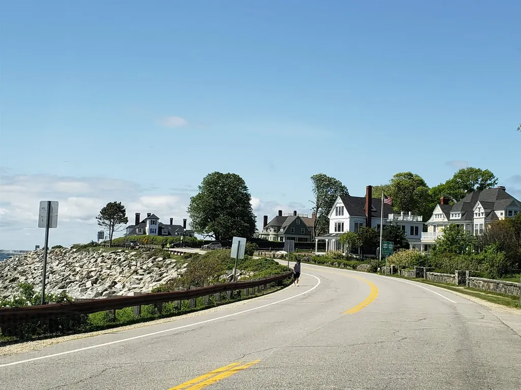 24 Chapel Road North Hampton NH 03862