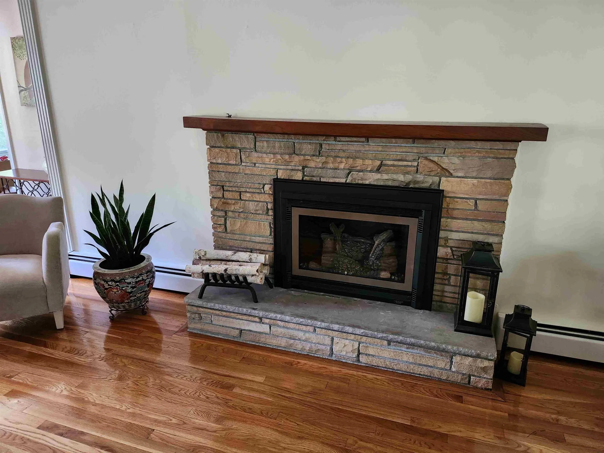24 Chapel Road North Hampton NH 03862
