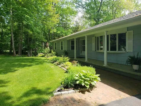 24 Chapel Road North Hampton NH 03862