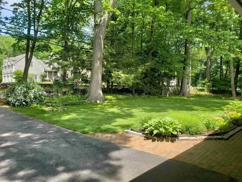 24 Chapel Road North Hampton NH 03862