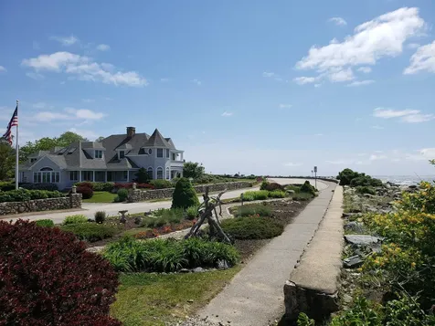 24 Chapel Road North Hampton NH 03862