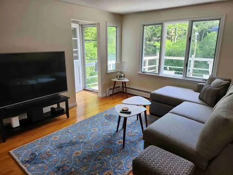 24 Chapel Road North Hampton NH 03862